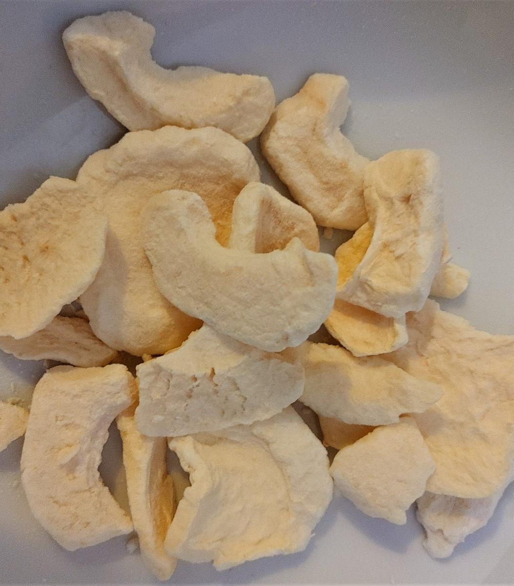 Freeze-dried apple pieces