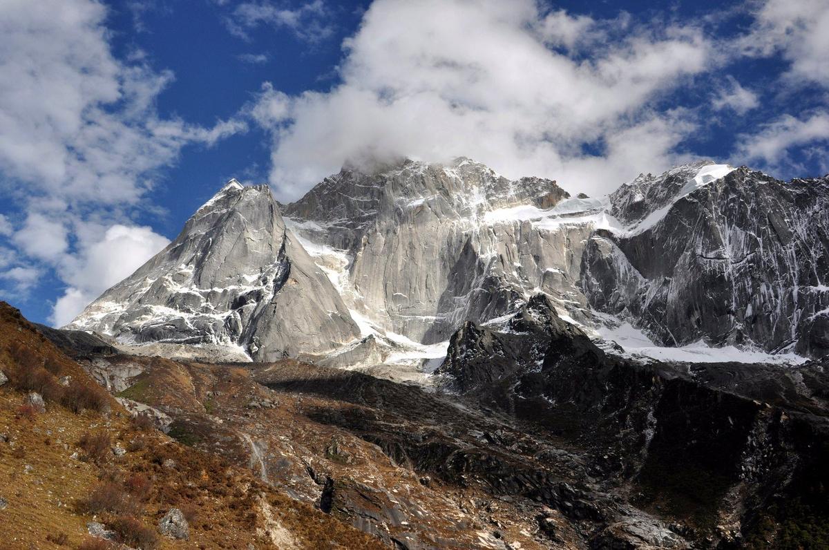 North face of Yaomei Feng